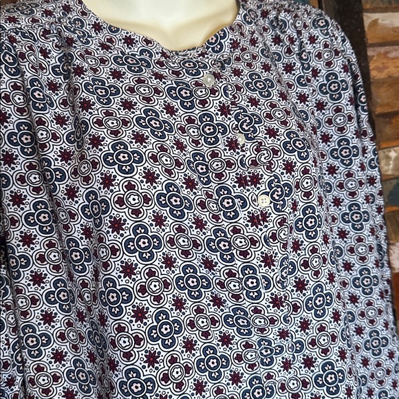 LOFT Soft Pullover 3/4 Buttondown Shirt in Graphic Print red, blue, cream - Picture 2 of 6